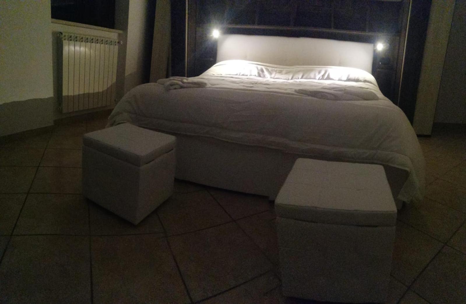 Country Chic Antico Casale - Piscina Idromassaggio Lettini, Solarium, Cinema Experience, Wifi, Parcheggio * Caiazzo