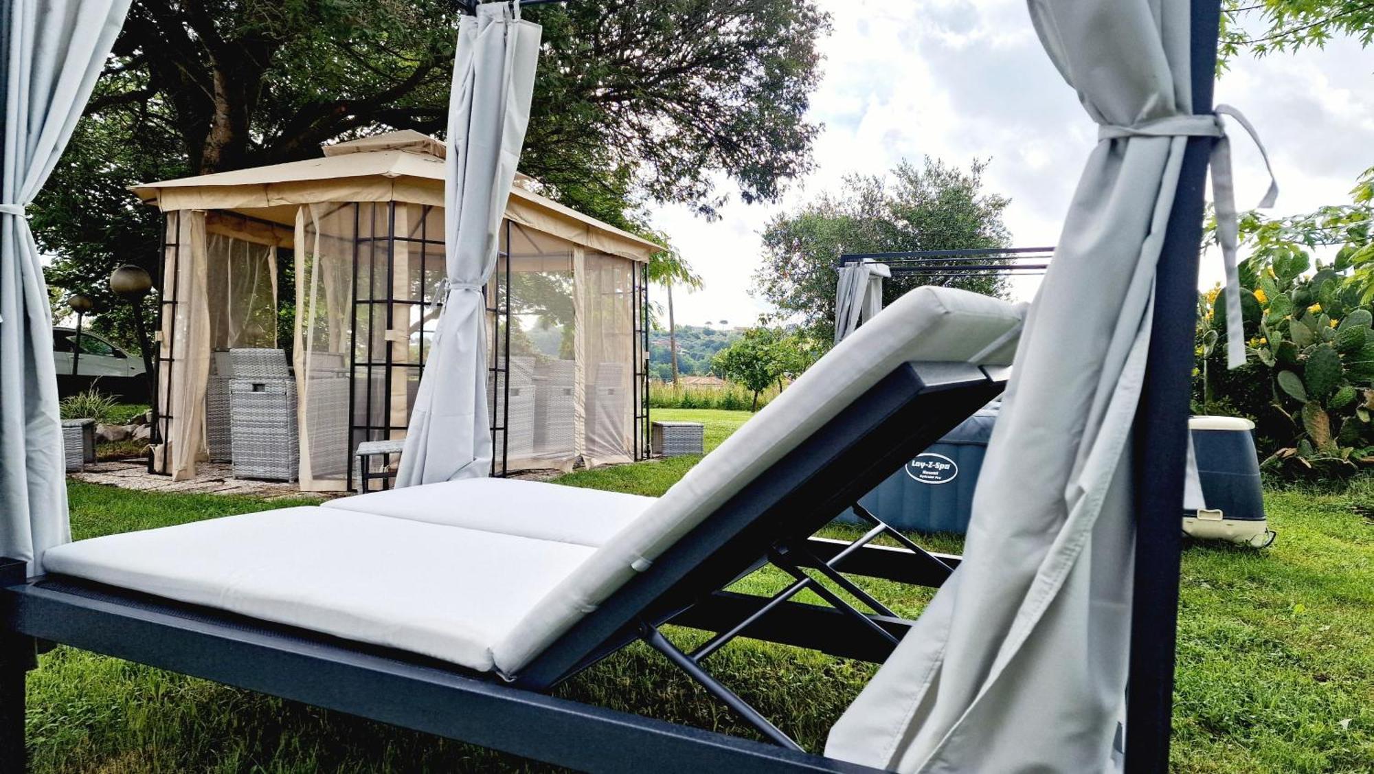Country Chic Antico Casale - Piscina Idromassaggio Lettini, Solarium, Cinema Experience, Wifi, Parcheggio