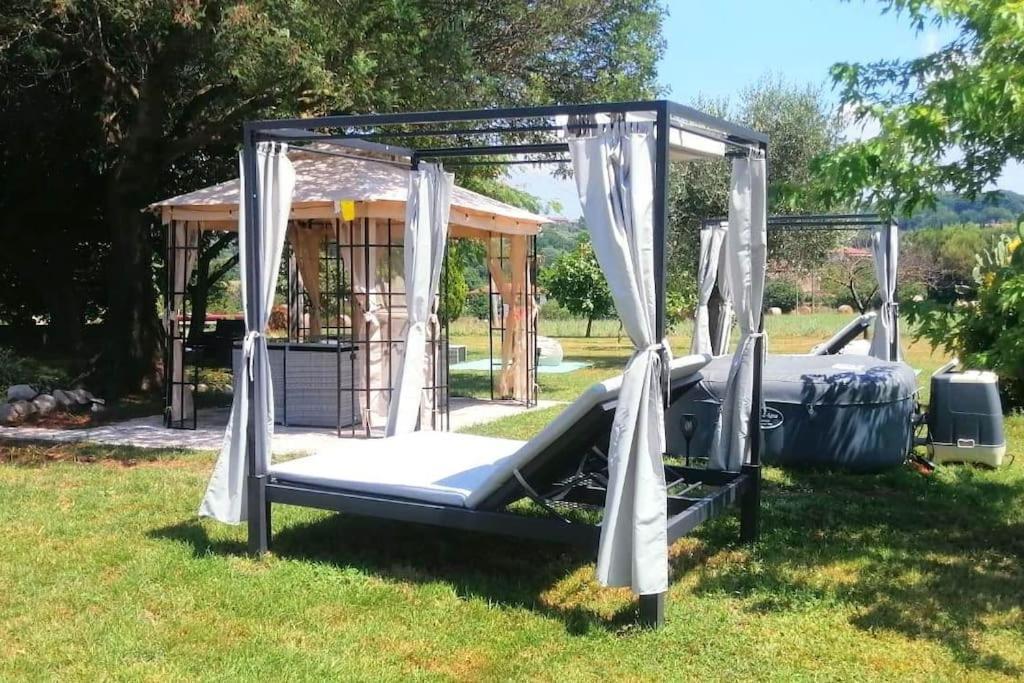 Country Chic Antico Casale - Piscina Idromassaggio Lettini, Solarium, Cinema Experience, Wifi, Parcheggio Apartment *