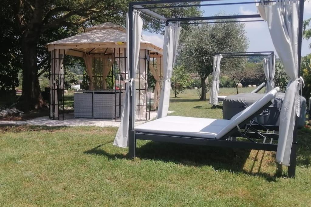 Apartment Country Chic Antico Casale - Piscina Idromassaggio Lettini, Solarium, Cinema Experience, Wifi, Parcheggio