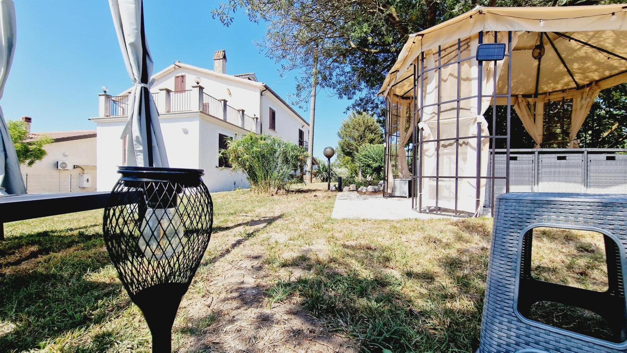 Country Chic Antico Casale - Piscina Idromassaggio Lettini, Solarium, Cinema Experience, Wifi, Parcheggio Apartment *