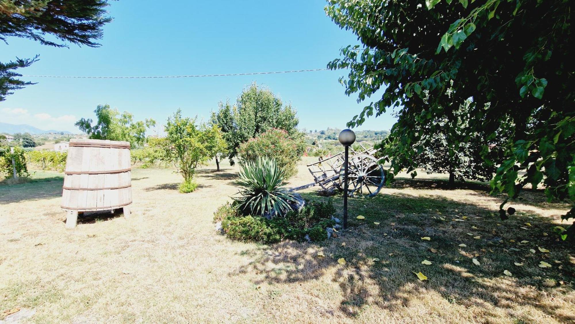 Country Chic Antico Casale - Piscina Idromassaggio Lettini, Solarium, Cinema Experience, Wifi, Parcheggio * Caiazzo