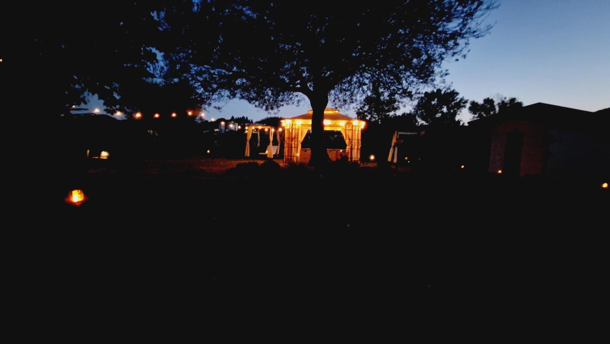 Country Chic Antico Casale - Piscina Idromassaggio Lettini, Solarium, Cinema Experience, Wifi, Parcheggio *