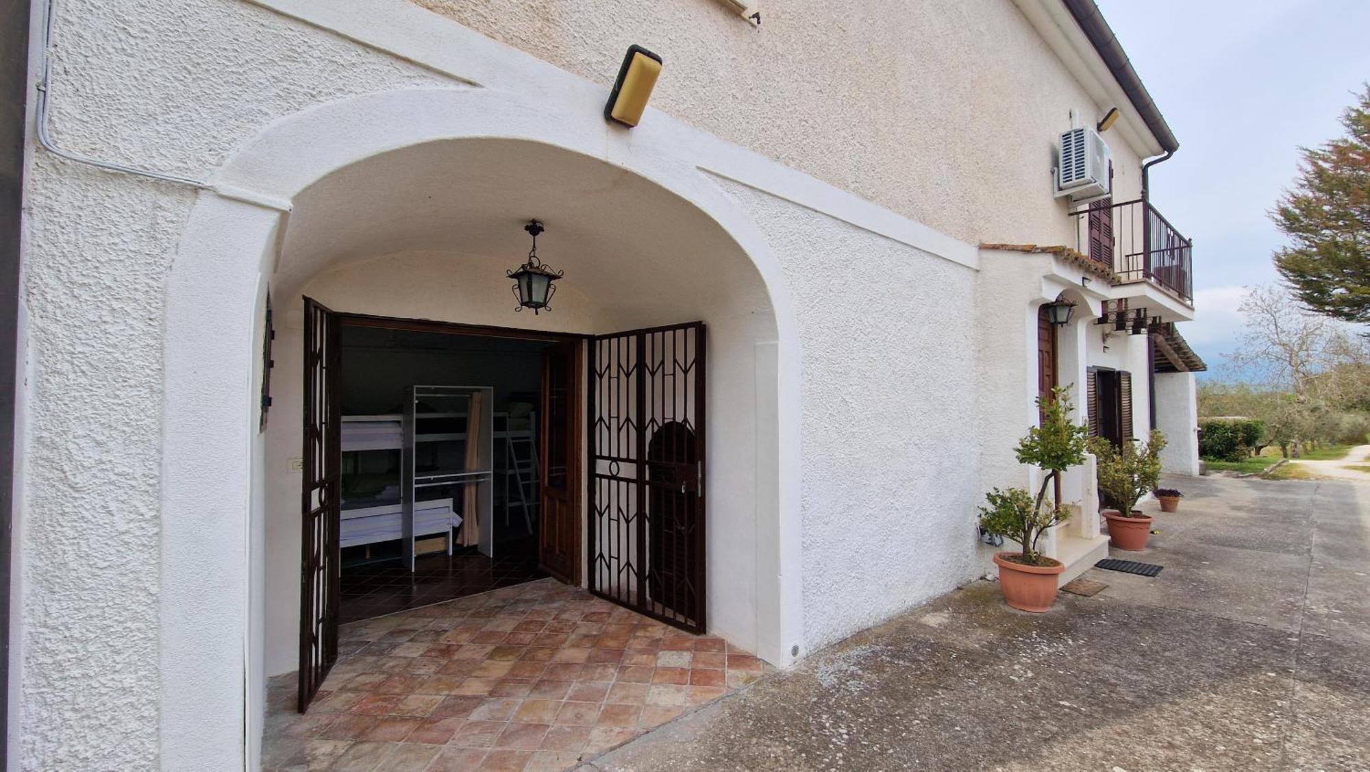 Country Chic Antico Casale - Piscina Idromassaggio Lettini, Solarium, Cinema Experience, Wifi, Parcheggio * Caiazzo
